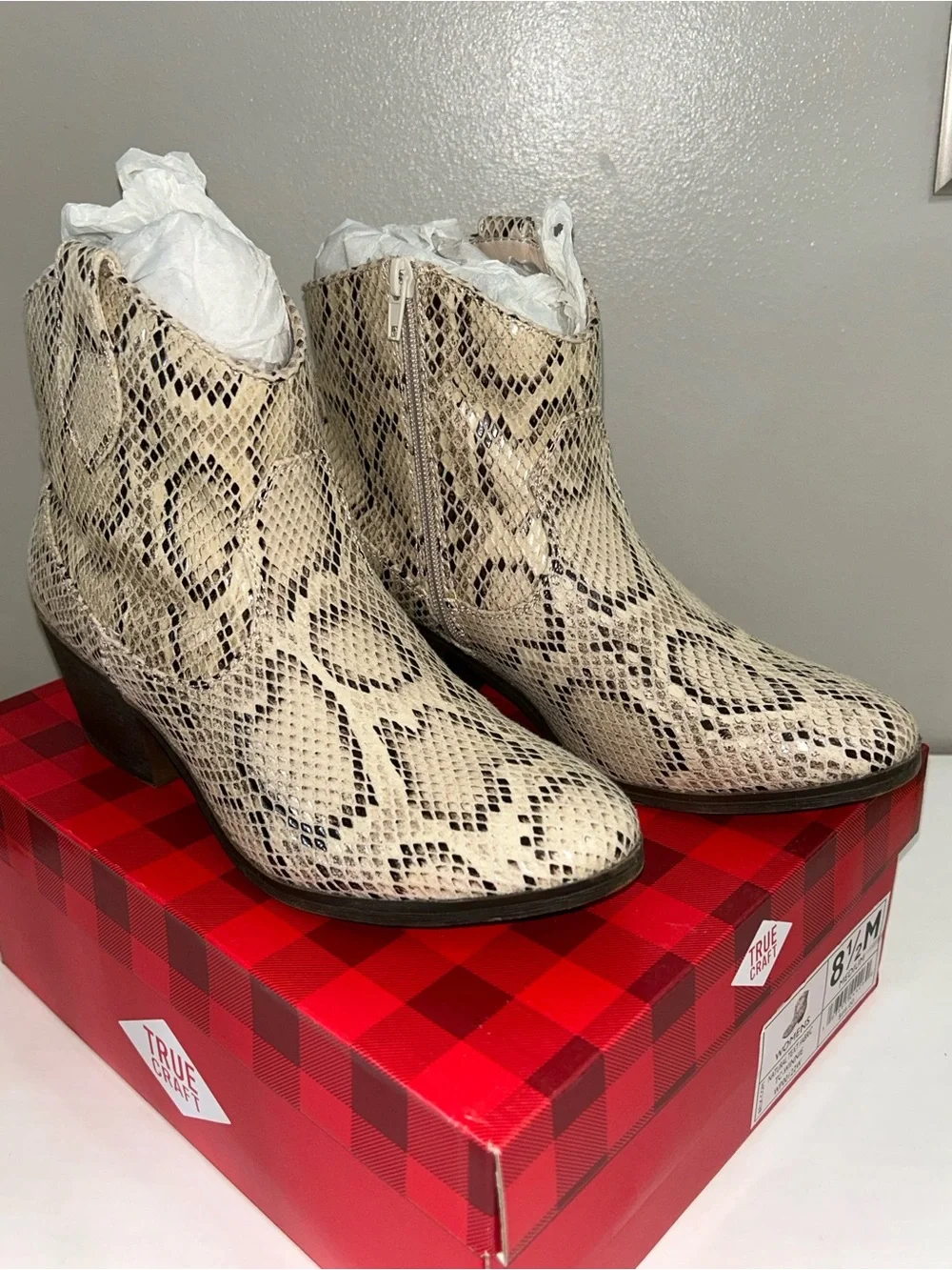 True Craft Beige Snake-Print Ankle Booties size 8.5